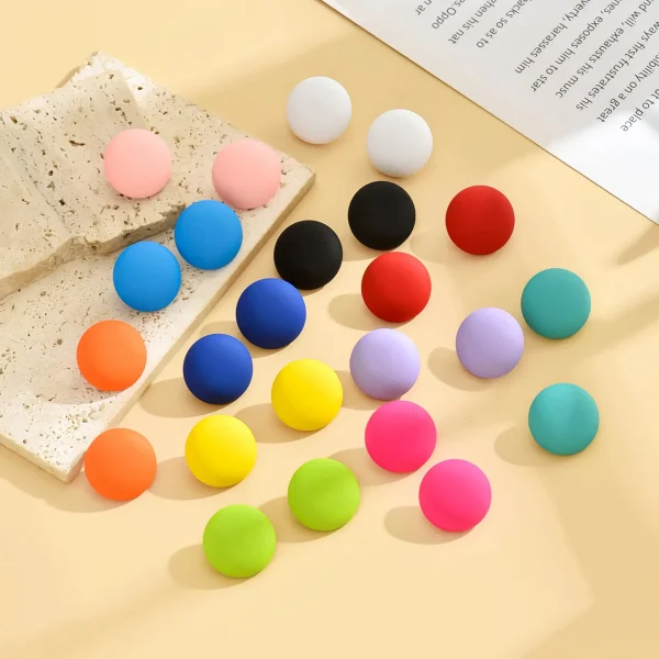 أقراط نسائية مصنوعة من الأكريليك على شكل دائرة