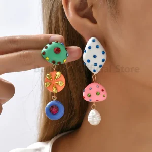 أقراط طويلة متدلية بأسلوب كرتوني لطيف وملون