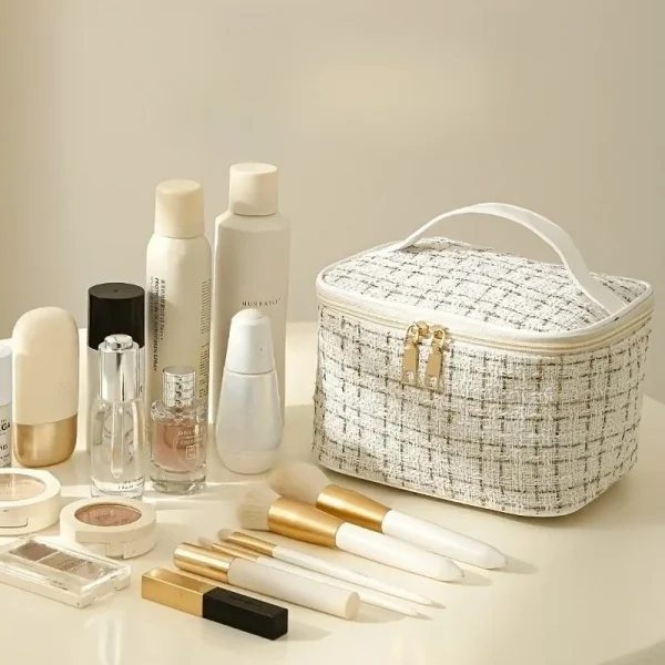 حقيبة مكياج بنقشة كورية مربعة