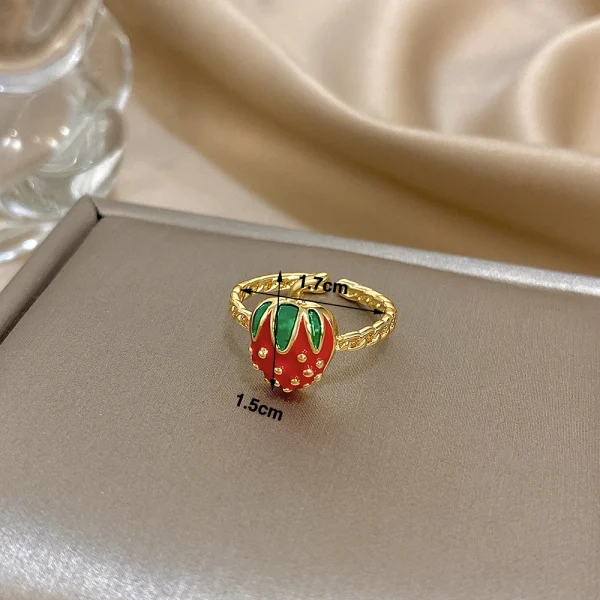 خواتم ذهبية على شكل كرز وفراولة