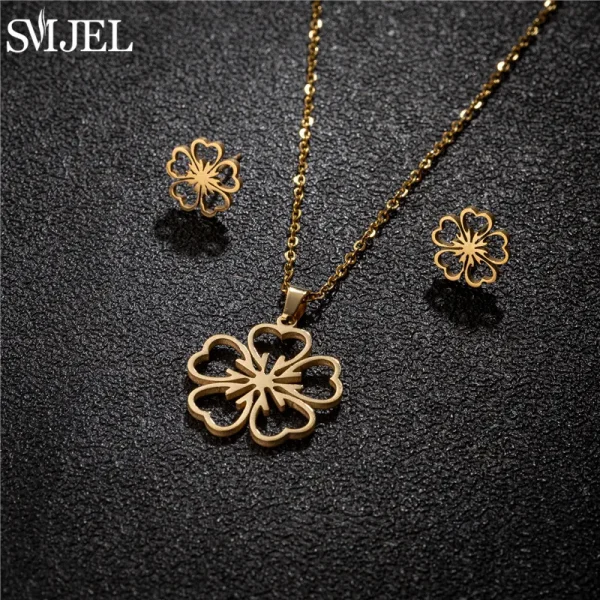 عقد زهرة الزنبق من الستانلس ستيل من SMJEL