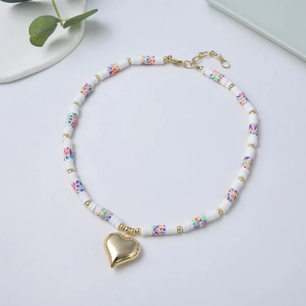 طقم من KKBEAD يضم عقدًا بتعليقة قلب، وسوارًا من خرز الهيشي مع لؤلؤ طبيعي