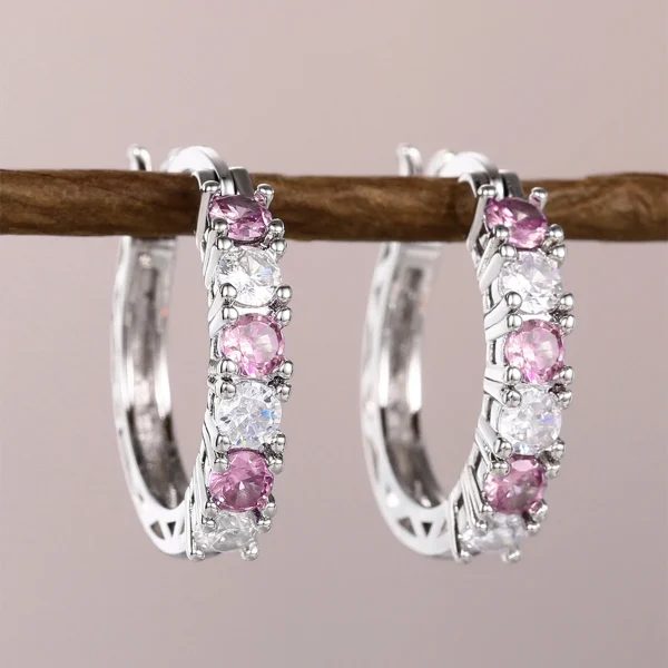 أقراط دائرية بتصميم فريد من Huitan