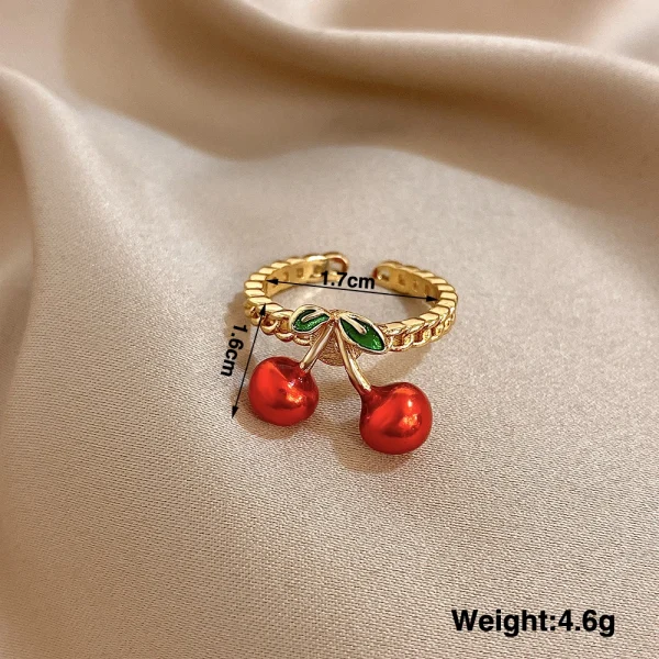 خواتم ذهبية على شكل كرز وفراولة