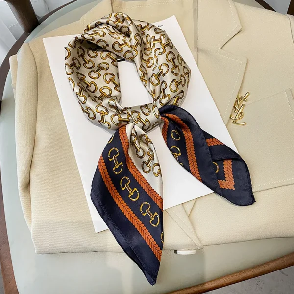 إيشارب مربع للنساء مقاس 70×70 سم من الحرير