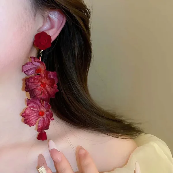 اقراط على شكل زهور