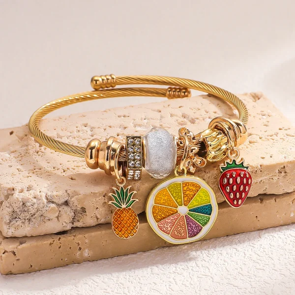 اساور ذهبية ملونة متنوعة ذات جودة عالية