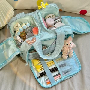 حقيبة مكياج فاخرة لتنظيم مستلزمات السفر وأدوات الحمّام