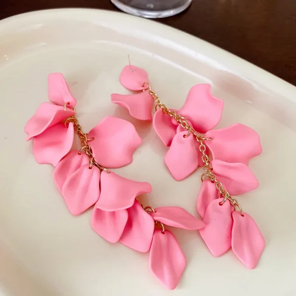 أقراط زهور ملوّنة