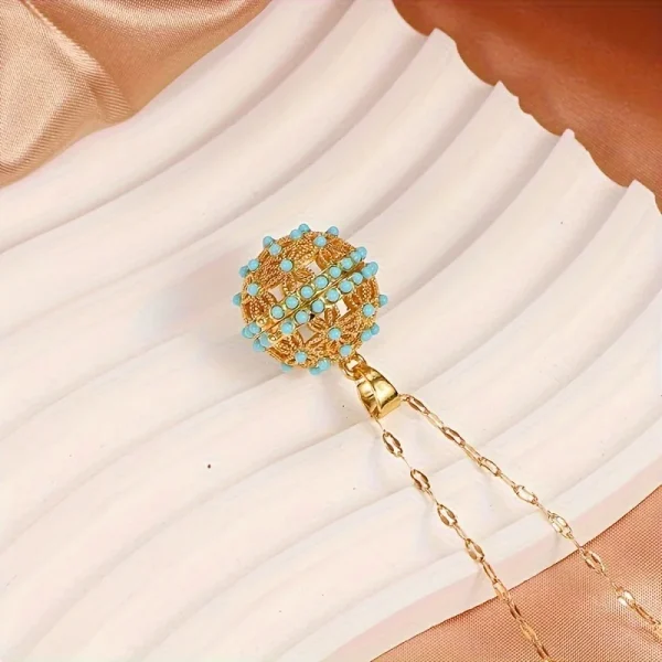 قلادة فاخرة ومميزة على شكل كره