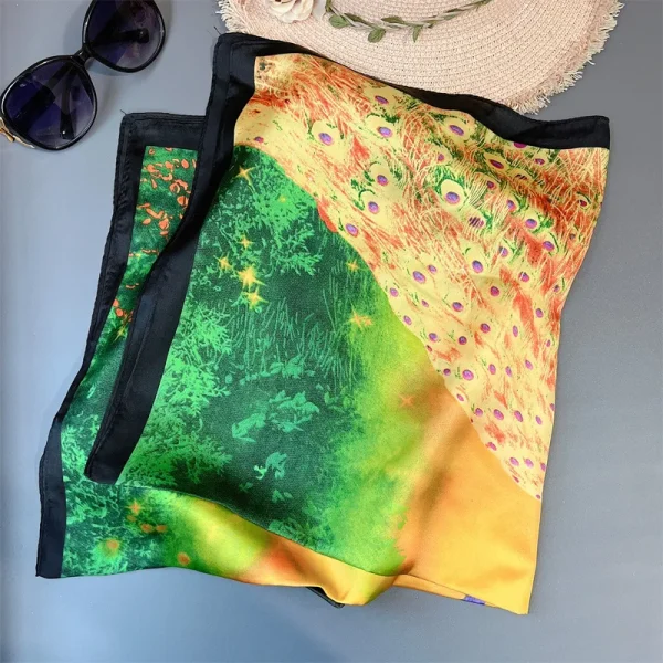 وشاح نسائي مميز من الحرير