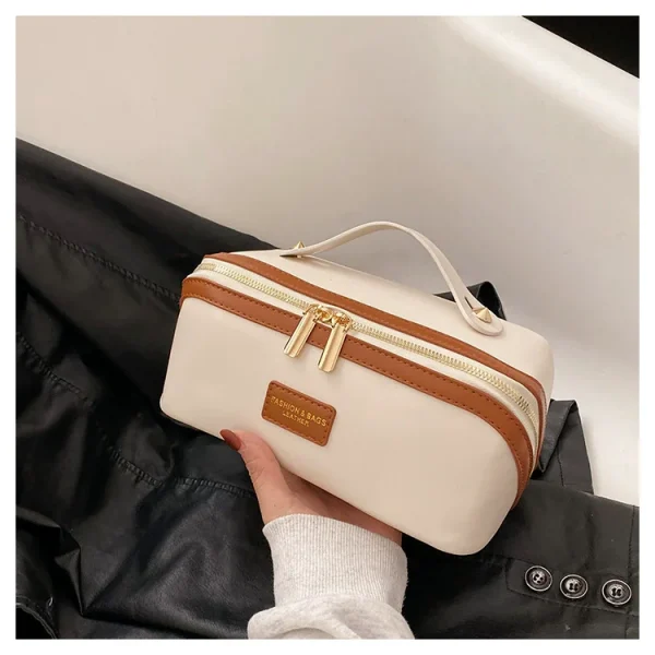 حقيبة مكياج فاخرة