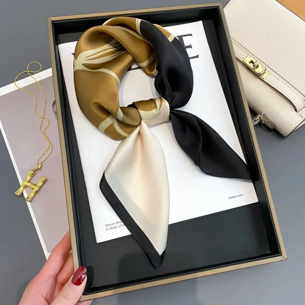 وشاح رقبة حريري فاخر