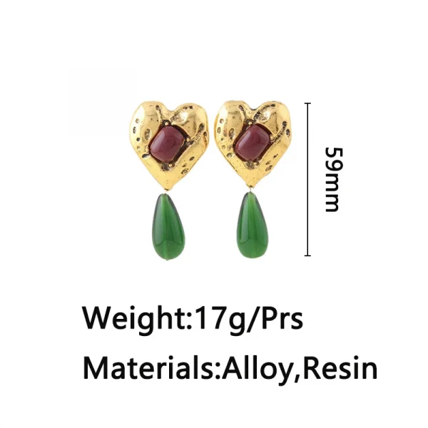 أقراط معدنية بشكل قلب