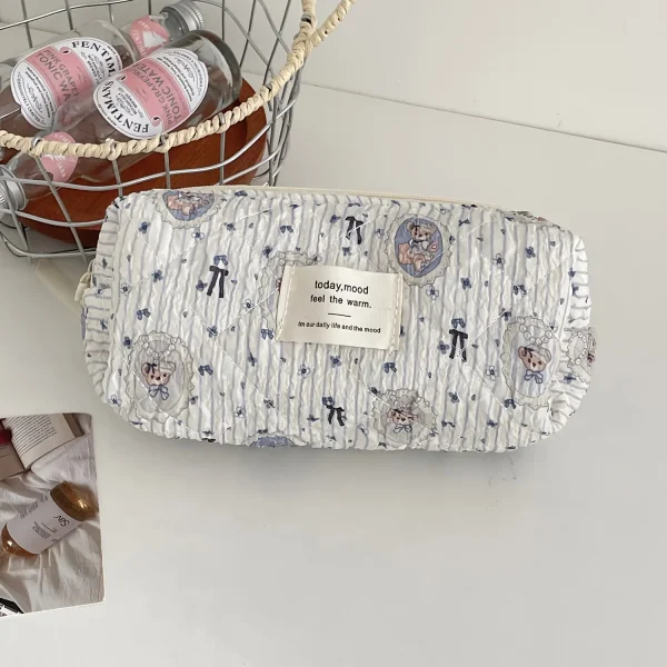 حقيبة مستحضرات تجميل بطباعة أزهار