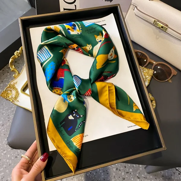 إيشارب مربع للنساء مقاس 70×70 سم من الحرير