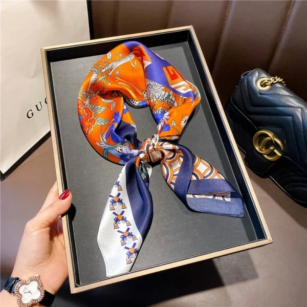 وشاح من الحرير الطبيعي بنسبة 100٪  يمكن استخدامه كبوفاندا أو شال أو لفة أنيقة للسيدات