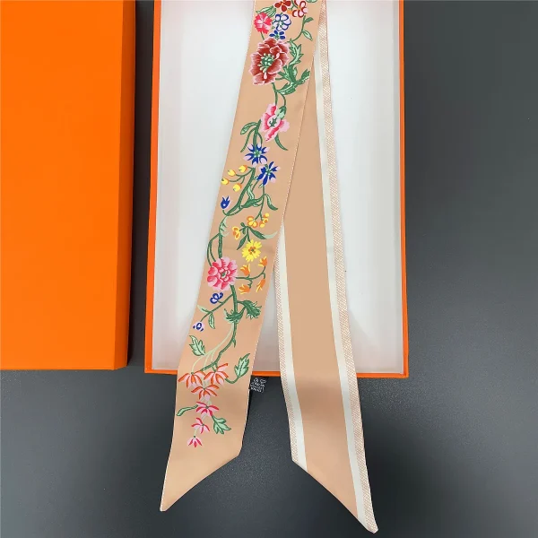 وشاح نسائي فاخر بنقشة زهرة البنفسج ،يمكن استخدامه مع الحقيبة، مصنوع من الحرير، يصلح كفولار أو ربطة شعر أو وشاح للرقبة أو عصابة رأس للسيدات.