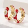 اقراط حلقية حمراء على شكل زهرة ، حلقات سميكة، مطلية بالمينا الصناعي