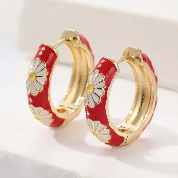 اقراط حلقية حمراء على شكل زهرة ، حلقات سميكة، مطلية بالمينا الصناعي