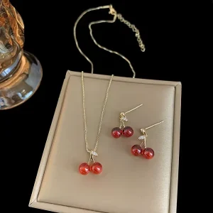 طقم سلسال واقراط من الكرز