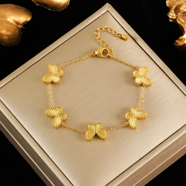 سوار تشارم من EILIECK