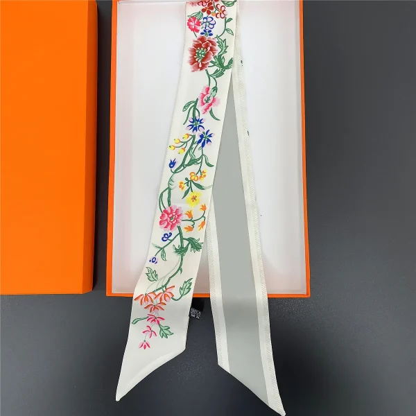 وشاح نسائي فاخر بنقشة زهرة البنفسج ،يمكن استخدامه مع الحقيبة، مصنوع من الحرير، يصلح كفولار أو ربطة شعر أو وشاح للرقبة أو عصابة رأس للسيدات.