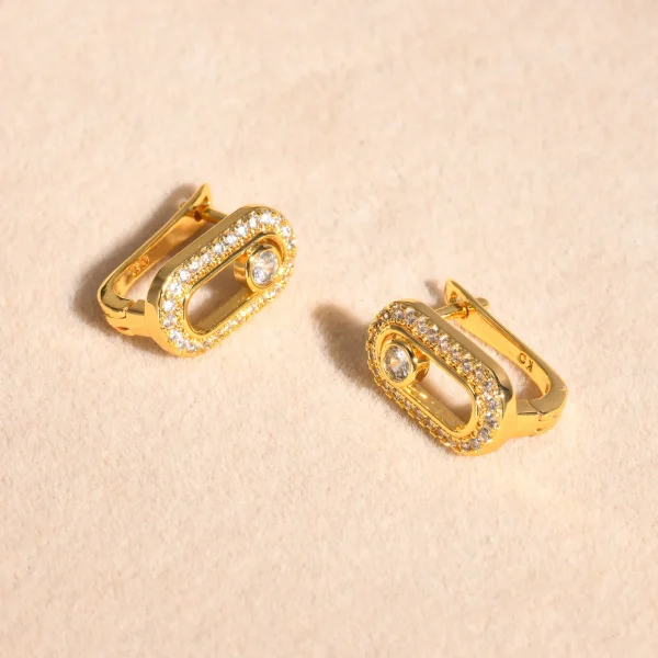 أقراط حلقية هندسية عصرية