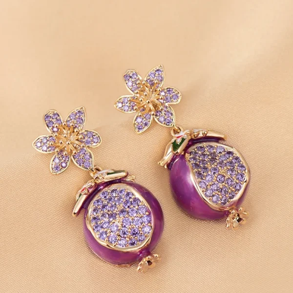 أقراط فاخرة مرصعة بالزركون على شكل رمان